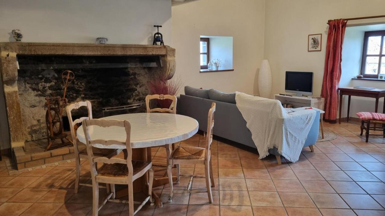 Villeneuve  L'Oustalou - Wifi - Jardin - Campagneヴィラ エクステリア 写真