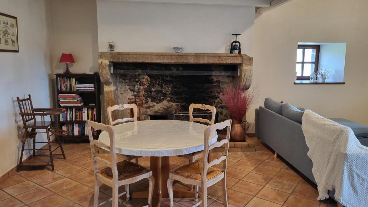 Villeneuve  L'Oustalou - Wifi - Jardin - Campagneヴィラ エクステリア 写真